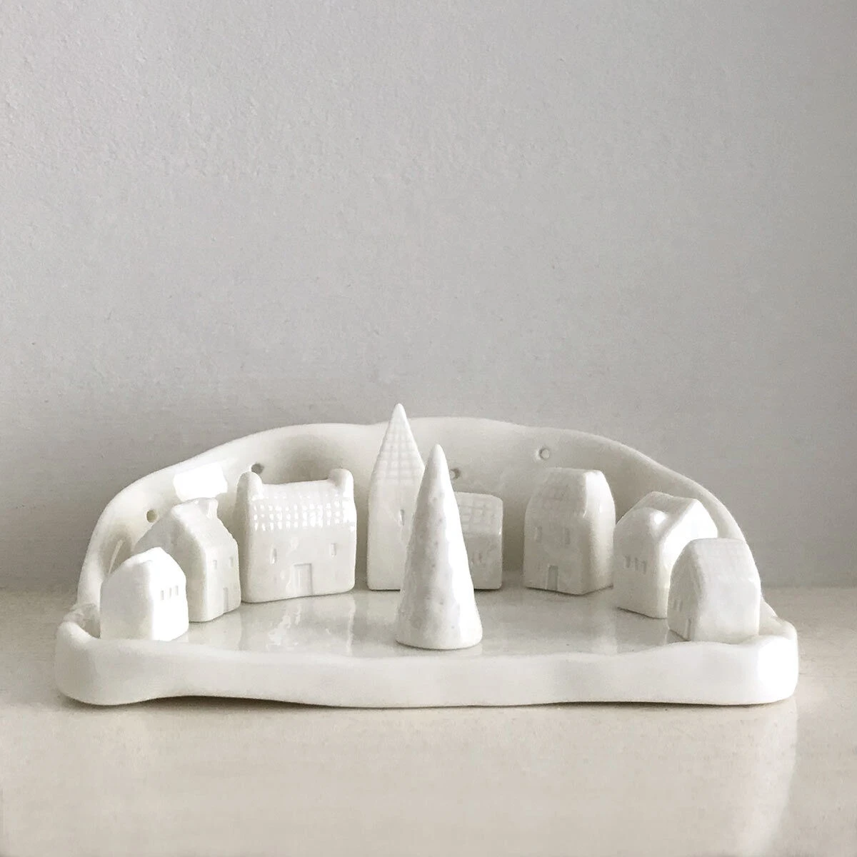 East Of India Porcelain Christmas Village 3 East Of India Porcelain Christmas Village - Image 3