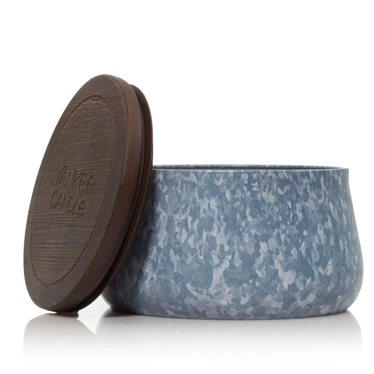 Yankee Candle Fresh Rain Medium Outdoor Candle 3 Yankee Candle Fresh Rain Medium Outdoor Candle - Image 3