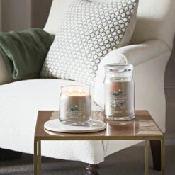 Yankee Candle Amber & Sandalwood Signature Large Jar Candle 9 Yankee Candle Amber & Sandalwood Signature Large Jar Candle -Water Bottle Store amber sandalwood signature collection lifestyle 1