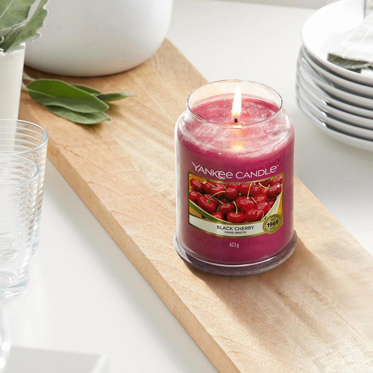 Yankee Candle Black Cherry Large Jar Candle 2 Yankee Candle Black Cherry Large Jar Candle - Image 2