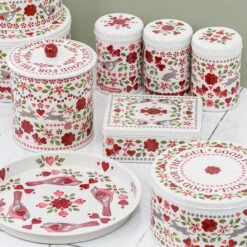 Emma Bridgewater Lovebirds Set Of Three Round Cake Tins 17 Emma Bridgewater Lovebirds Set Of Three Round Cake Tins -Water Bottle Store emma bridgewater elite lovebirds jan 2023