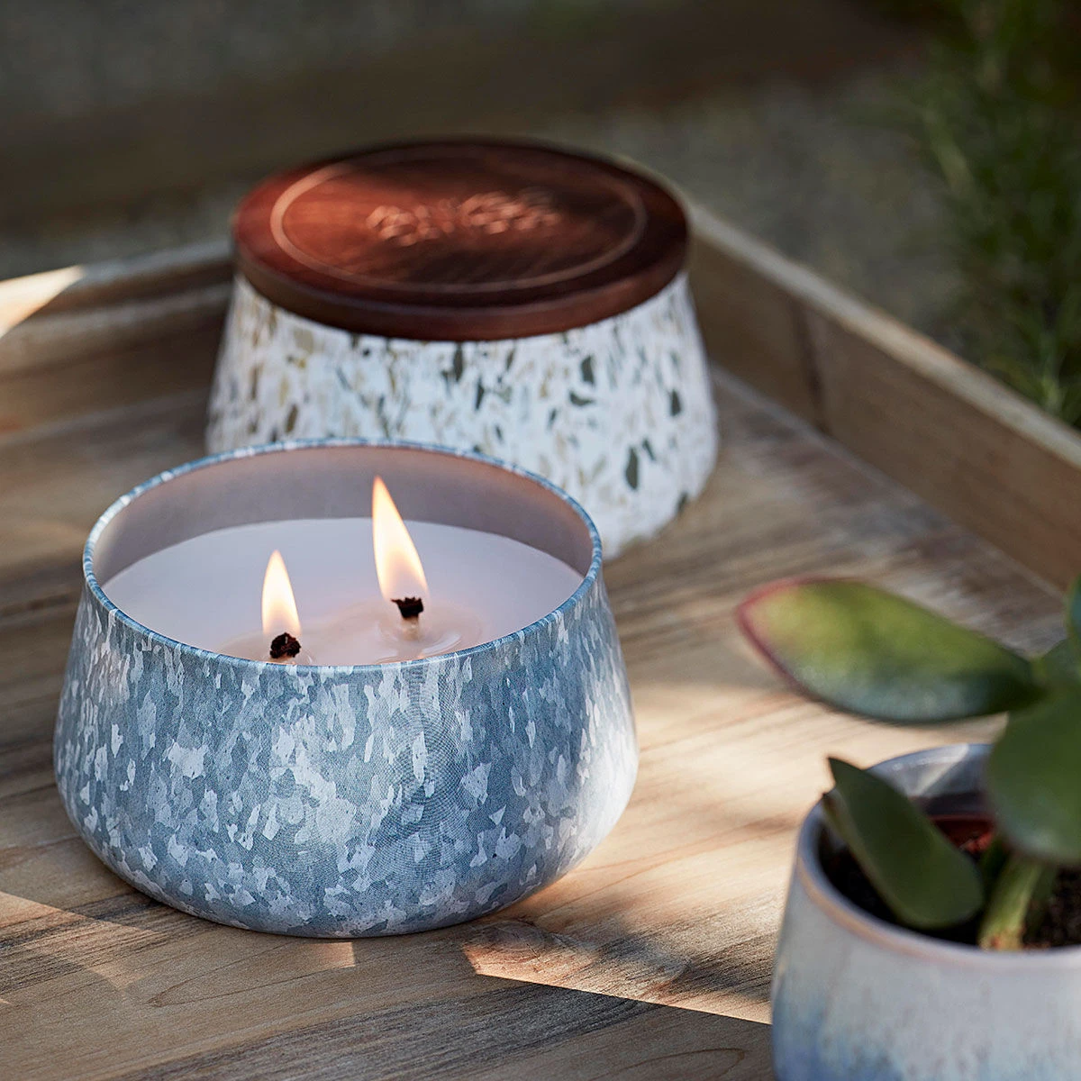 Yankee Candle Fresh Rain Medium Outdoor Candle 5 Yankee Candle Fresh Rain Medium Outdoor Candle - Image 5