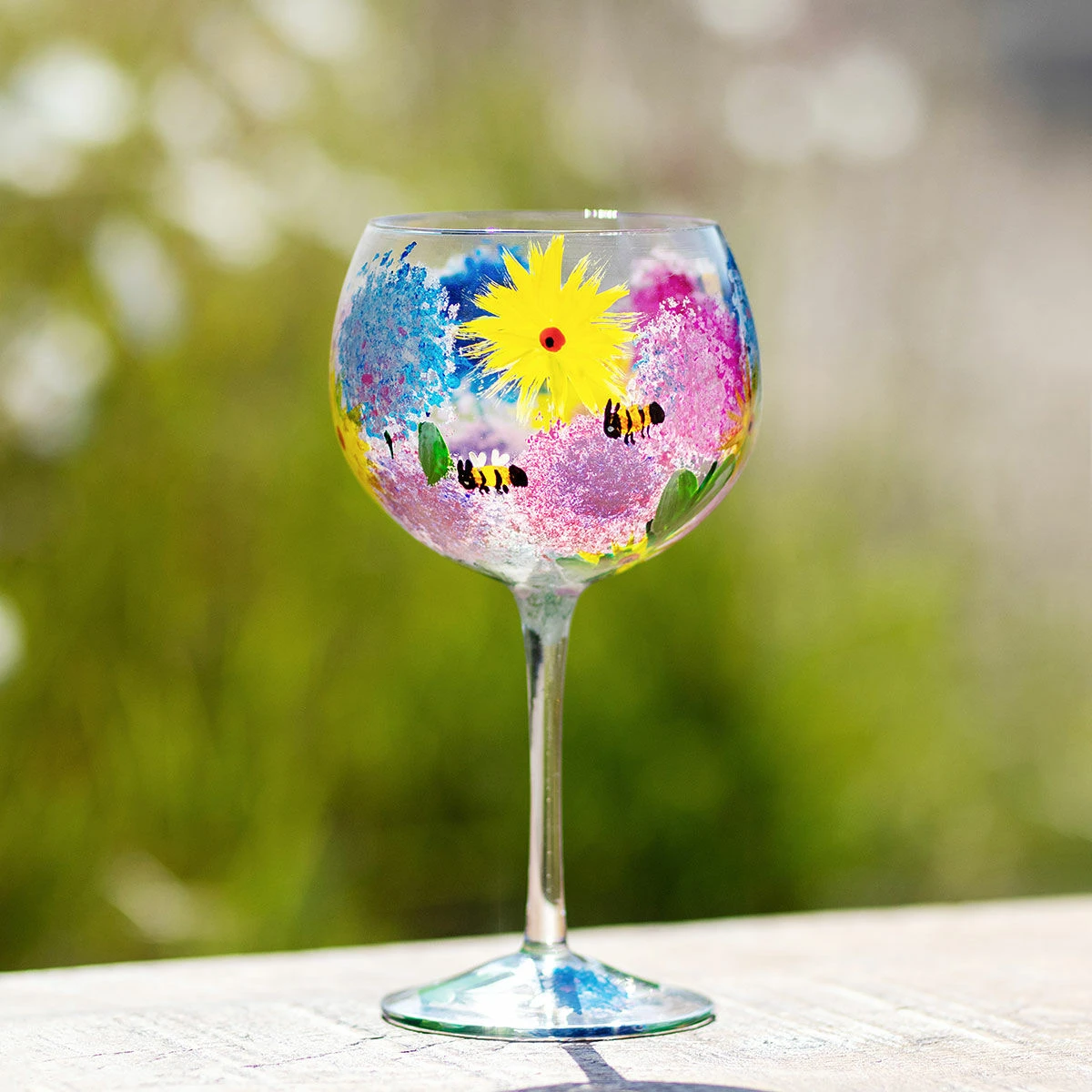 Lynsey Johnstone Hand Painted Alliums & Bees Gin Glass 3 Lynsey Johnstone Hand Painted Alliums & Bees Gin Glass - Image 3
