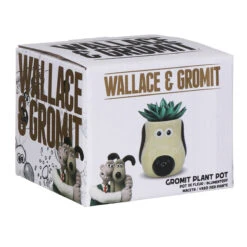 Wallace & Gromit– Gromit Shaped Plant Pot -Water Bottle Store plntaa05 wallace gromit gromit shaped plant pot