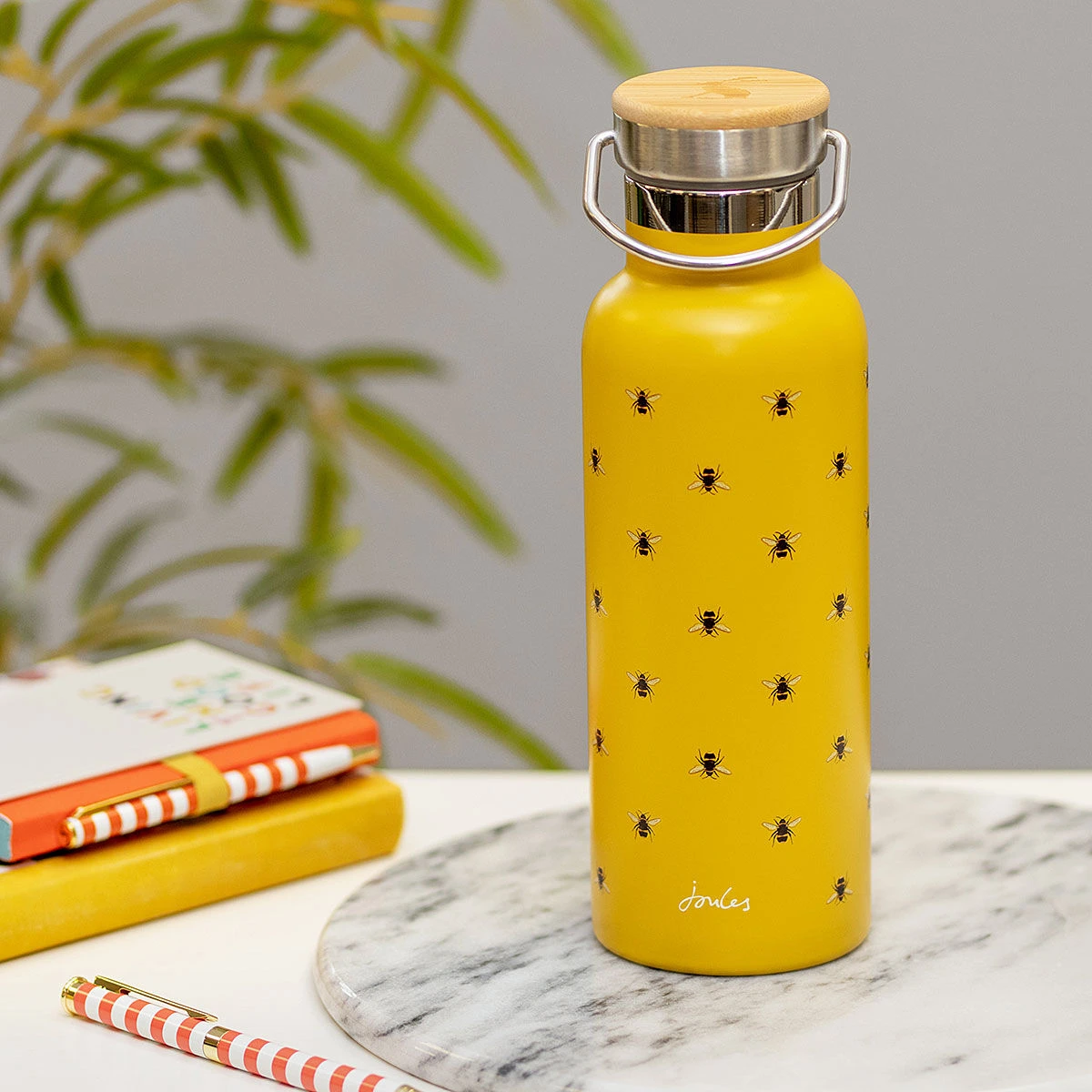 Joules Bees Metal Water Bottle 4 Joules Bees Metal Water Bottle - Image 4