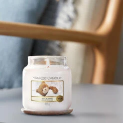 Yankee Candle Soft Blanket Medium Jar Candle -Water Bottle Store soft blanket medium jar 2