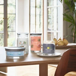 Yankee Candle Black Tea & Lemon Signature Medium Jar Candle -Water Bottle Store ss23 signature collection lifestyle 5