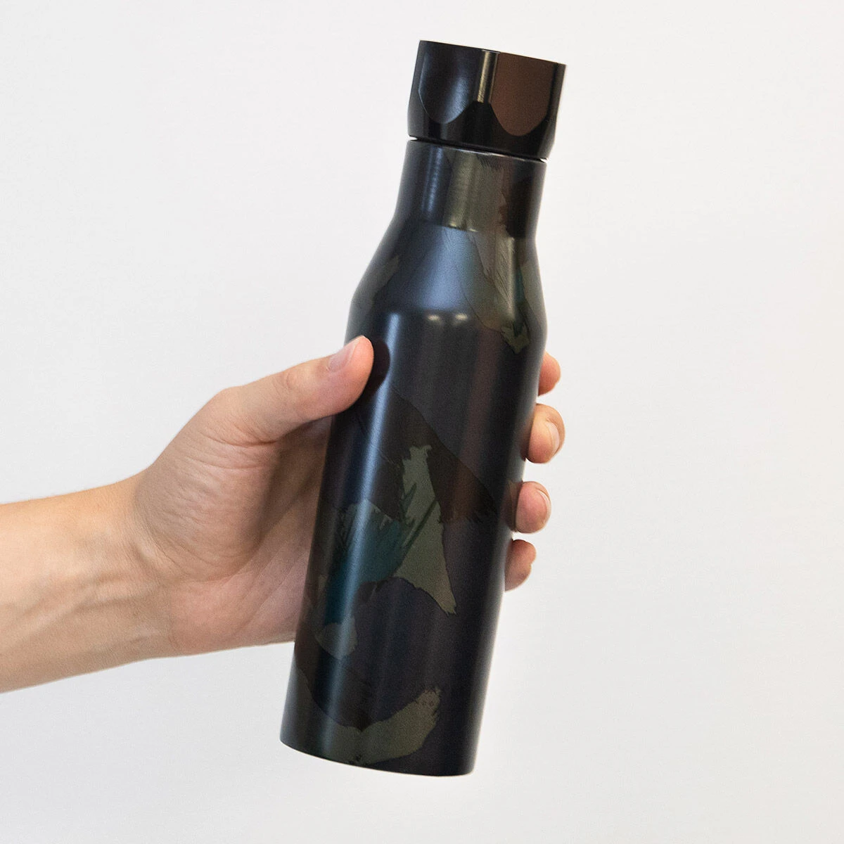 Ted Baker BOTELAN Printed Water Bottle 4 Ted Baker BOTELAN Printed Water Bottle - Image 4