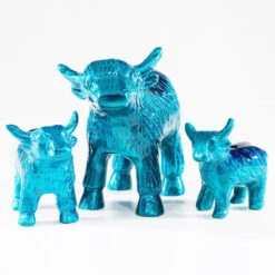 Tilnar Art Aluminark Brushed Aqua Large Highland Cow -Water Bottle Store tilnar art aluminark brushed aqua highland cow group 1