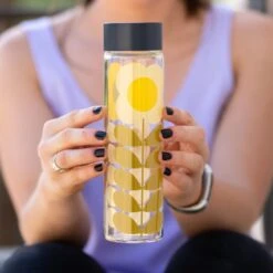 Orla Kiely Daisy Stem Glass Water Bottle -Water Bottle Store wild and wolf ok603 orla kiely glass water bottle 3
