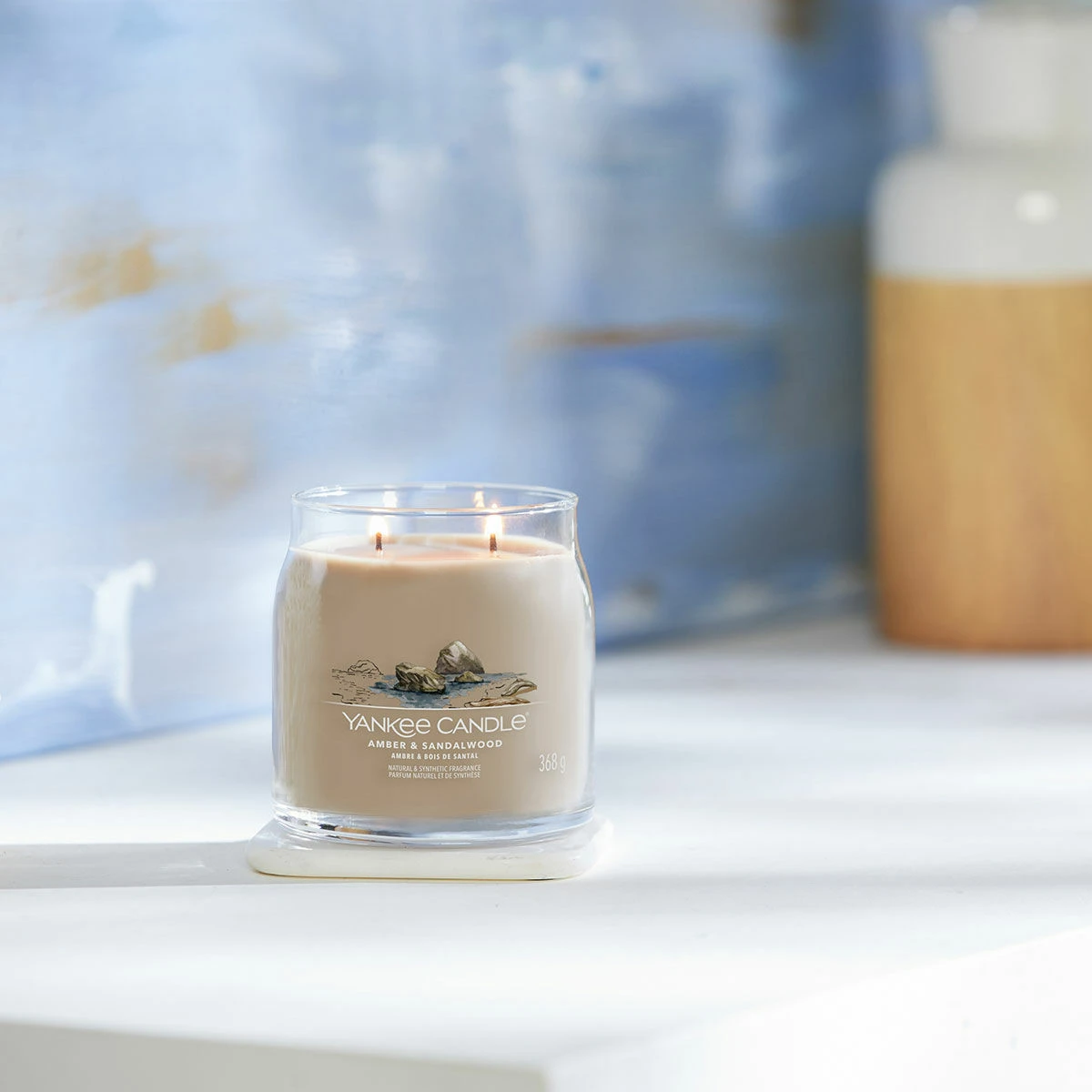 Yankee Candle Amber & Sandalwood Signature Medium Jar Candle 3 Yankee Candle Amber & Sandalwood Signature Medium Jar Candle - Image 3