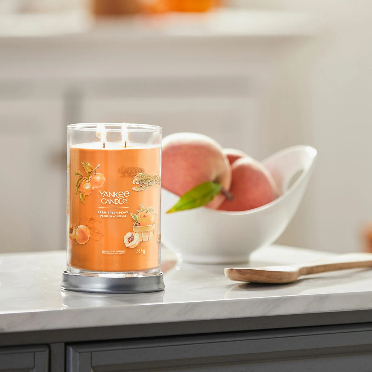Yankee Candle Farm Fresh Peach Signature Large Tumbler Candle 3 Yankee Candle Farm Fresh Peach Signature Large Tumbler Candle - Image 3