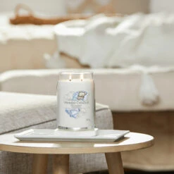 Yankee Candle Soft Blanket Signature Large Jar Candle -Water Bottle Store yankee candle 1701376e soft blanket signature large jar candle lifestyle 3