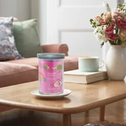 Yankee Candle Art In The Park Signature Large Tumbler Candle -Water Bottle Store yankee candle 1728878e art in the park signature large tumbler candle lifestyle 2