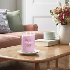 Yankee Candle Hand Tied Blooms Signature Large Jar Candle -Water Bottle Store yankee candle 1734800e hand tied blooms signature large jar candle lifestyle 6