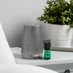 Yankee Candle Peaceful Dreams Silver Sleep Diffuser Starter Kit With 3 Refills -Water Bottle Store yankee candle peaceful dreams sleep diffuser stater kit bundle lifestyle 1