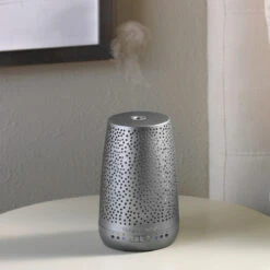 Yankee Candle Peaceful Dreams Silver Sleep Diffuser Starter Kit With 3 Refills -Water Bottle Store yankee candle peaceful dreams sleep diffuser stater kit bundle lifestyle 2